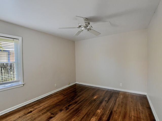 Home for rent at 830 SE 3rd Avenue - photo 6505198