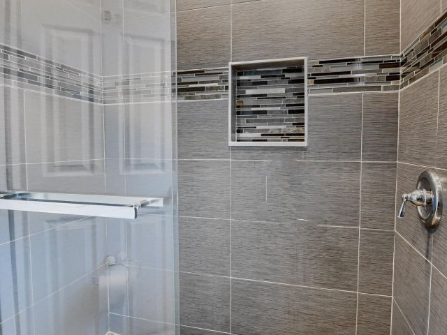 Home for rent at 830 SE 3rd Avenue - photo 6505199