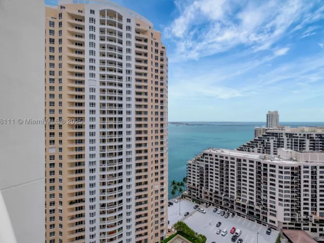 2-bedroom condo for sale in Miami - 848 Brickell Key Dr 2605 - MondialRealty