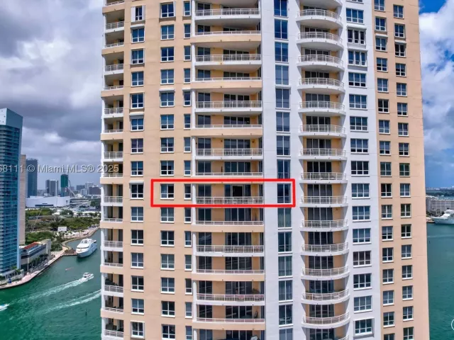 2-bedroom condo for sale in Miami - 848 Brickell Key Dr 2605 - MondialRealty