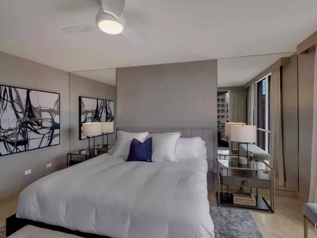 2-bedroom condo for sale in Miami - 848 Brickell Key Dr 2605 - MondialRealty