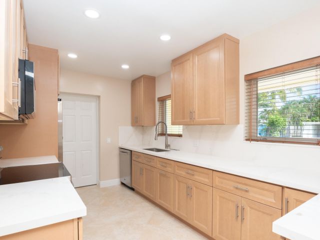 Home for rent at 374 Linda Lane - photo 6533688