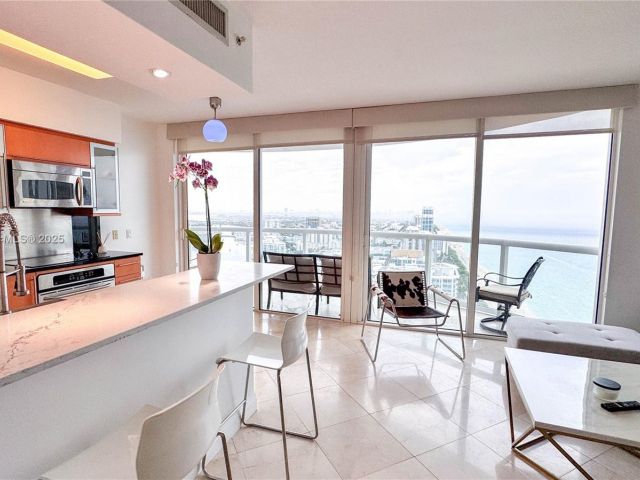 Apartment for rent  Unit #3811 - photo 6550508