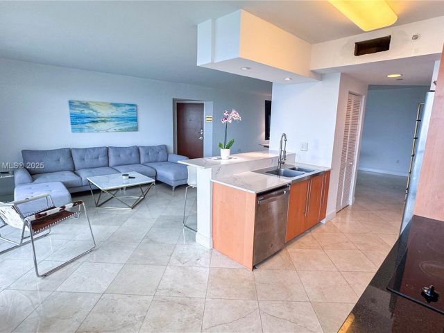 Apartment for rent  Unit #3811 - photo 6550509