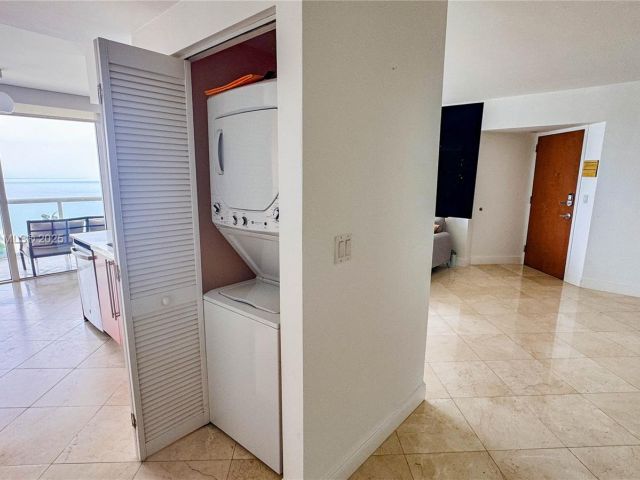 Apartment for rent  Unit #3811 - photo 6550510