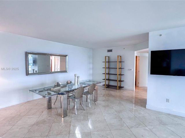 Apartment for rent  Unit #3811 - photo 6550516