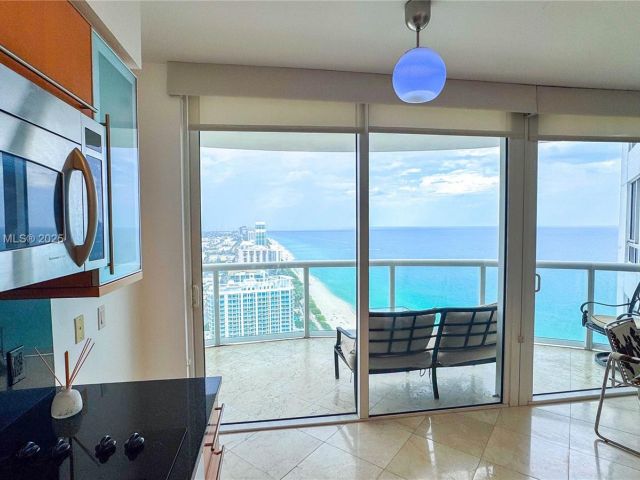 Apartment for rent  Unit #3811 - photo 6550519