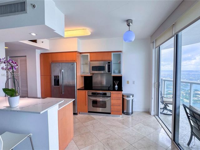 Apartment for rent  Unit #3811 - photo 6550520