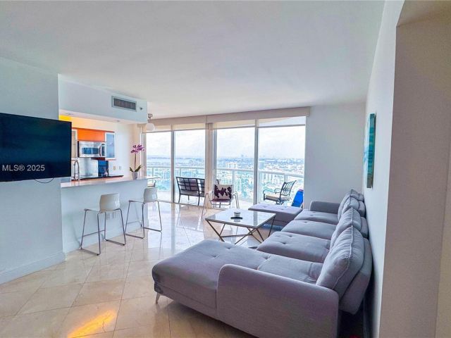 Apartment for rent  Unit #3811 - photo 6550521