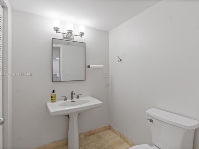 Apartment for sale  Unit #215 - photo 7457878