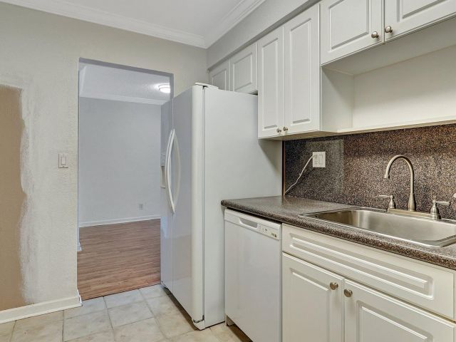 Apartment for sale  Unit #1108 - photo 6496093