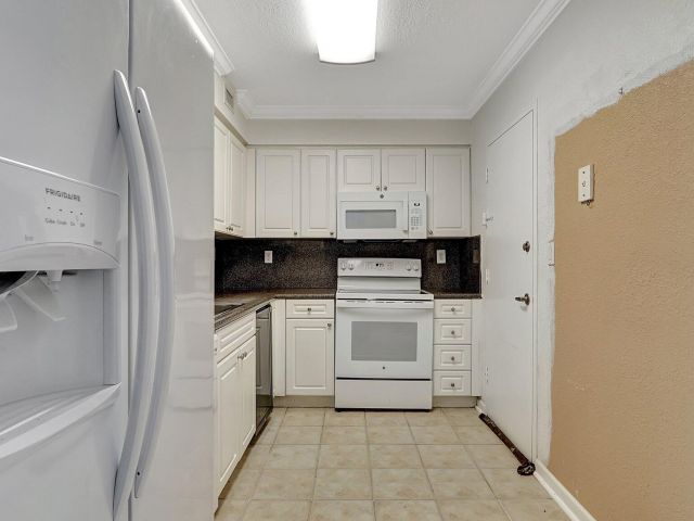 Apartment for sale  Unit #1108 - photo 6496095