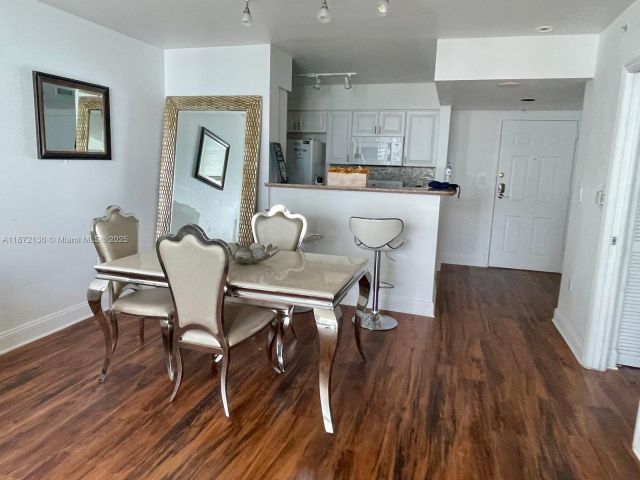 1-bedroom condo for rent in Miami - 1155 Brickell Bay Dr 1805 - MondialRealty