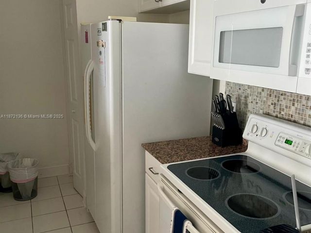 1-bedroom condo for rent in Miami - 1155 Brickell Bay Dr 1805 - MondialRealty