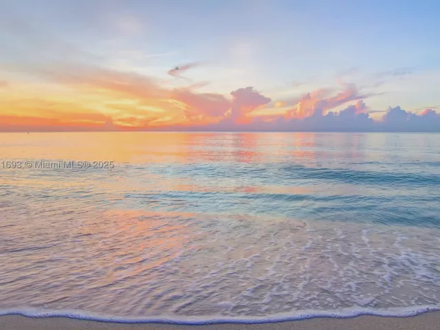 2-bedroom condo for rent in Miami Beach - 6801 Collins Ave 1204/1217 - MondialRealty