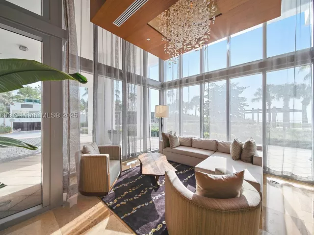 2-bedroom condo for rent in Miami Beach - 6801 Collins Ave 1204/1217 - MondialRealty