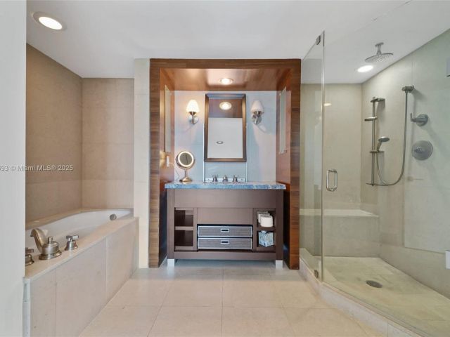 Apartment for rent  Unit #1204/1217 - photo 6497562