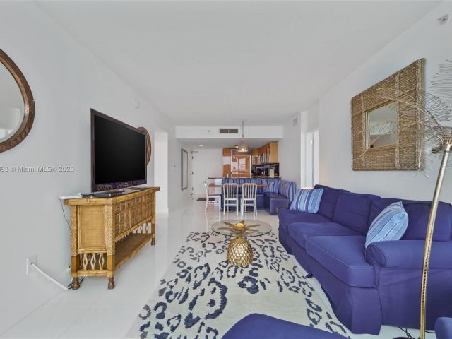 Apartment for rent  Unit #1204/1217 - photo 6497565