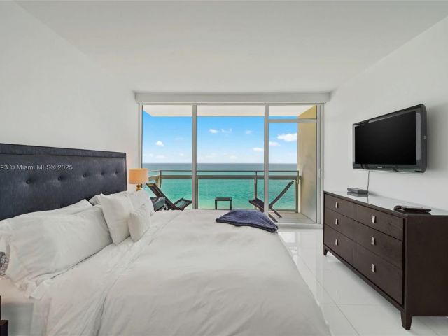 Apartment for rent  Unit #1204/1217 - photo 6497566