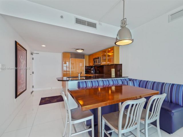 Apartment for rent  Unit #1204/1217 - photo 6497568