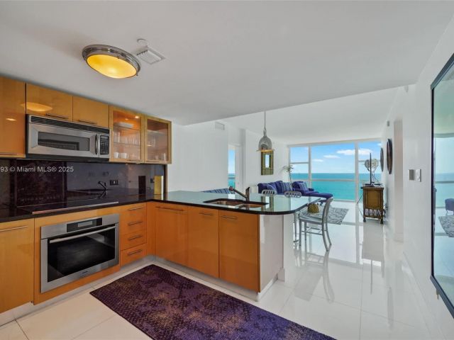 Apartment for rent  Unit #1204/1217 - photo 6497569