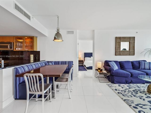 Apartment for rent  Unit #1204/1217 - photo 6497570