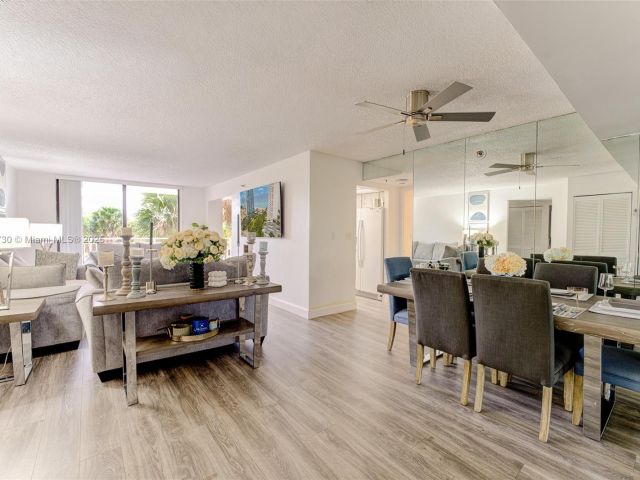 2-bedroom condo for sale in Sunny Isles Beach - 210 174th St 312 - MondialRealty