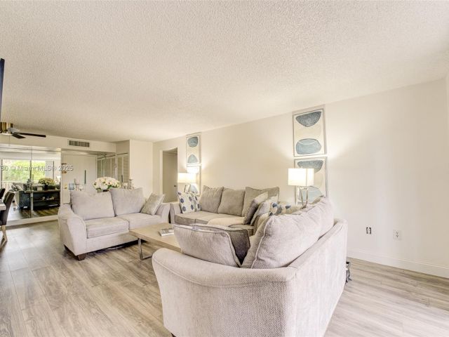 2-bedroom condo for sale in Sunny Isles Beach - 210 174th St 312 - MondialRealty
