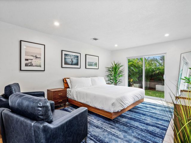 Home for sale at 2041 NE 30th Street - photo 6497084