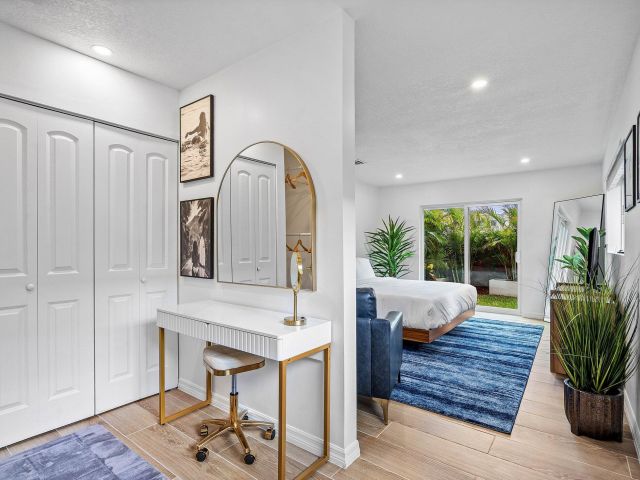 Home for sale at 2041 NE 30th Street - photo 6497085