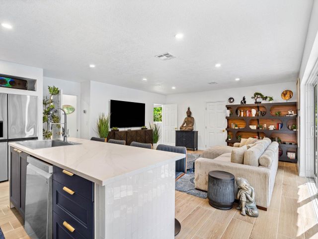 Home for sale at 2041 NE 30th Street - photo 6497091