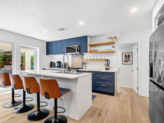 Home for sale at 2041 NE 30th Street - photo 6497094