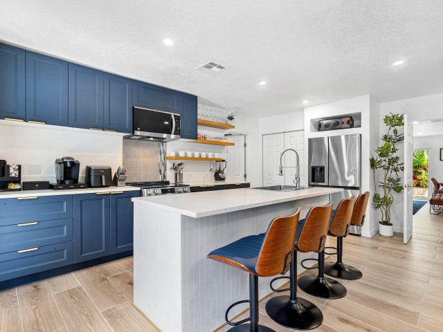 Home for sale at 2041 NE 30th Street - photo 6497095