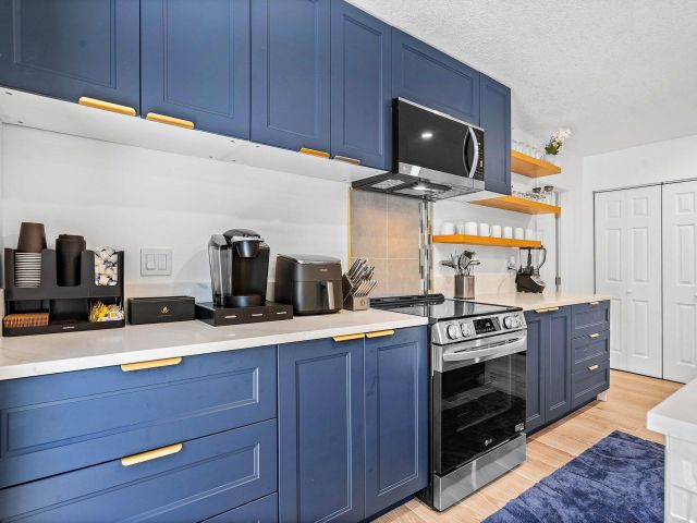 Home for sale at 2041 NE 30th Street - photo 6497096