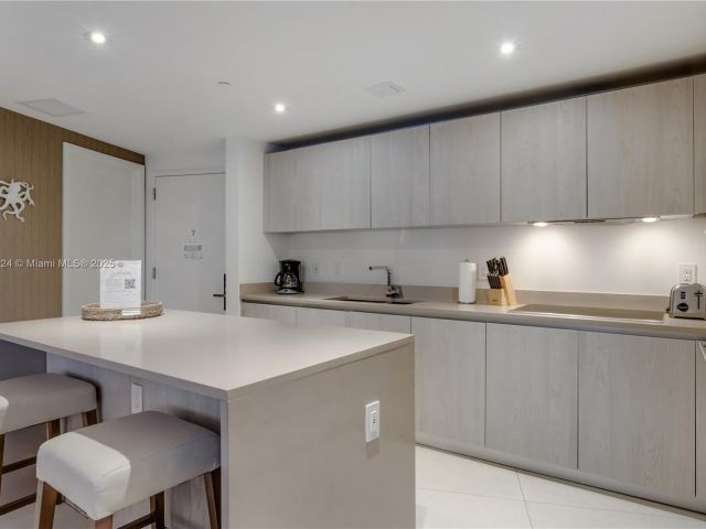 Apartment for rent  Unit #1405 - photo 6511996