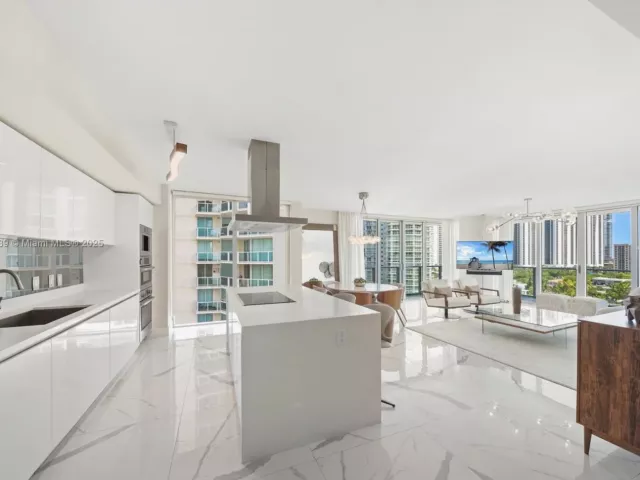 3-bedroom condo for sale in Sunny Isles Beach - 300 Sunny Isles Blvd 4-902 - MondialRealty