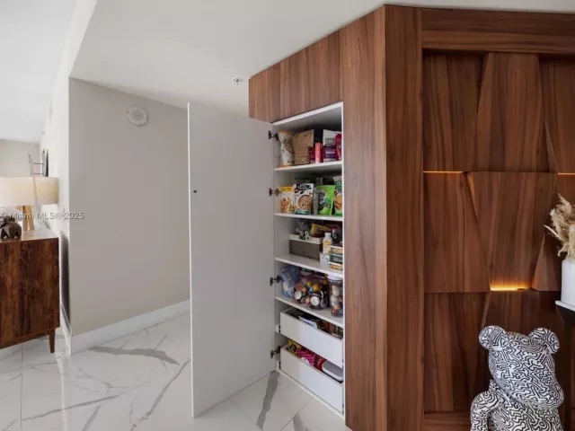 3-bedroom condo for sale in Sunny Isles Beach - 300 Sunny Isles Blvd 4-902 - MondialRealty