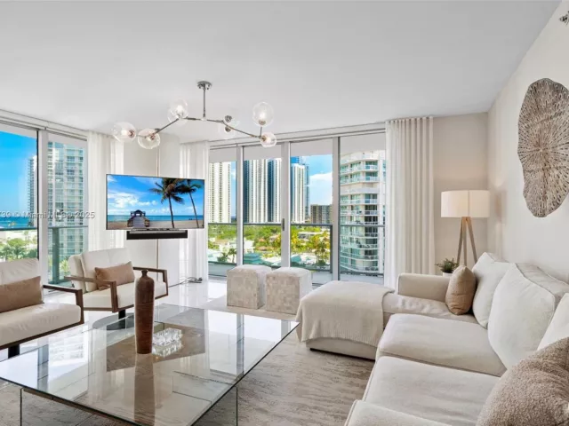 3-bedroom condo for sale in Sunny Isles Beach - 300 Sunny Isles Blvd 4-902 - MondialRealty