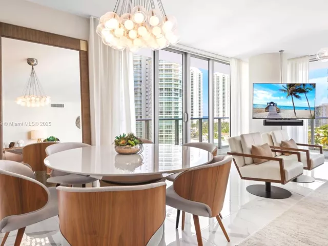 3-bedroom condo for sale in Sunny Isles Beach - 300 Sunny Isles Blvd 4-902 - MondialRealty
