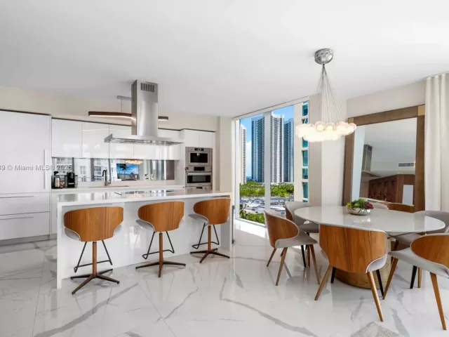 3-bedroom condo for sale in Sunny Isles Beach - 300 Sunny Isles Blvd 4-902 - MondialRealty