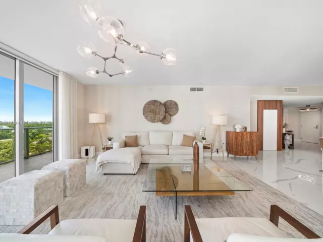 3-bedroom condo for sale in Sunny Isles Beach - 300 Sunny Isles Blvd 4-902 - MondialRealty