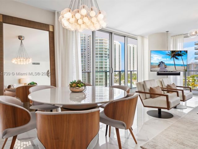 3-bedroom condo for sale in Sunny Isles Beach - 300 Sunny Isles Blvd 4-902 - MondialRealty