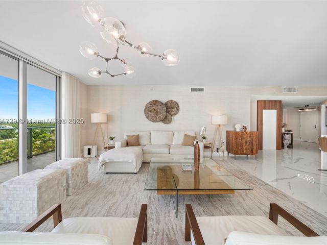 3-bedroom condo for sale in Sunny Isles Beach - 300 Sunny Isles Blvd 4-902 - MondialRealty