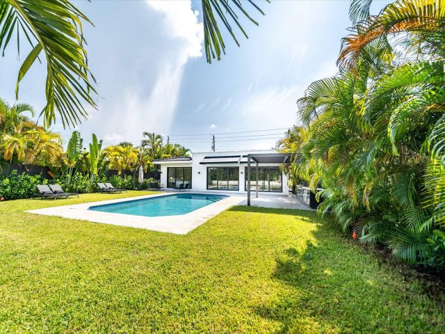 Home for sale at 7610 Bayside Lane - photo 6504310