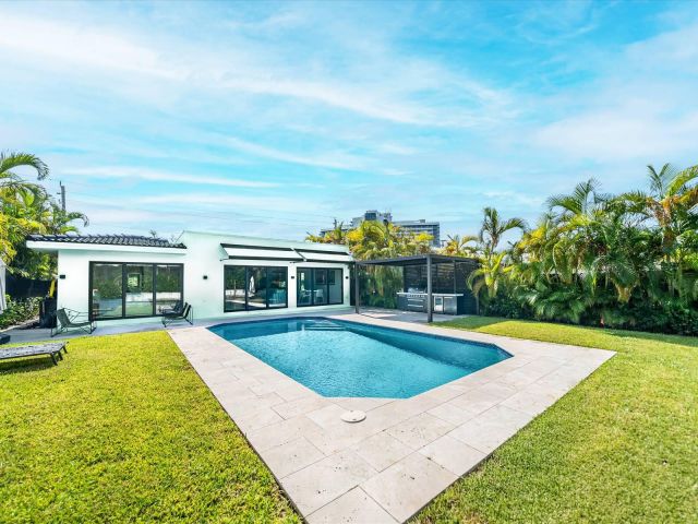 Home for sale at 7610 Bayside Lane - photo 6504312