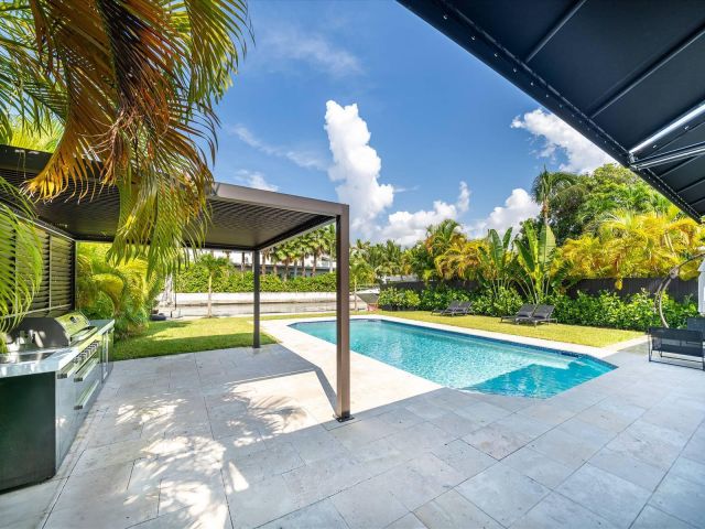 Home for sale at 7610 Bayside Lane - photo 6504315