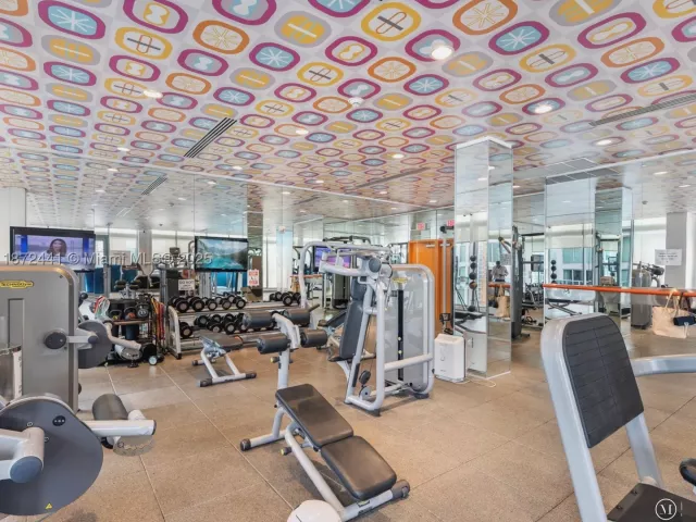 2-bedroom condo for sale in Miami - 31 SE 6th St 802 - MondialRealty