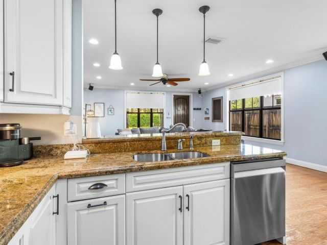 Home for rent at 507 SW 17th Street - photo 6497113