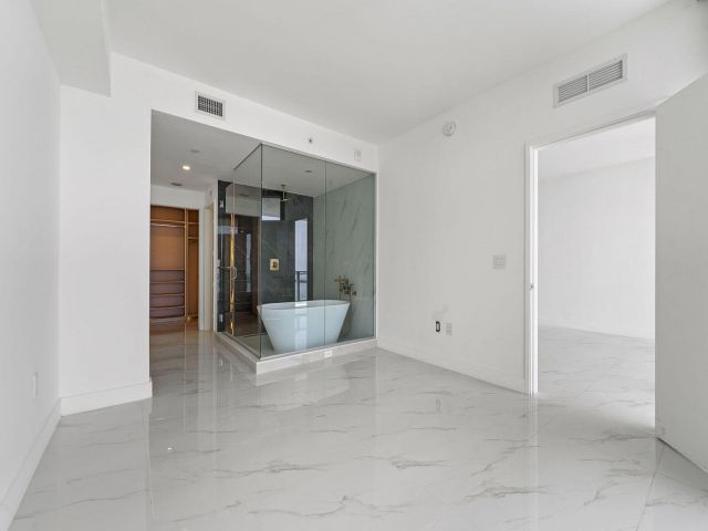 Apartment for sale  Unit #3002 - photo 6498620