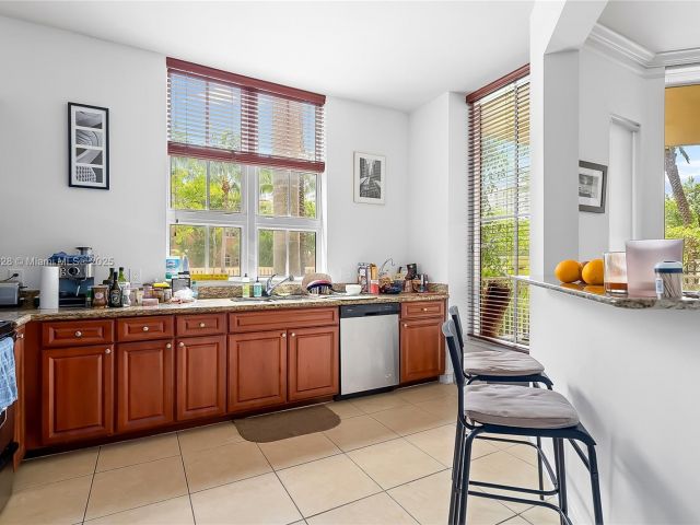 2-bedroom condo for sale in Aventura - 3001 NE 185th St 135 - MondialRealty